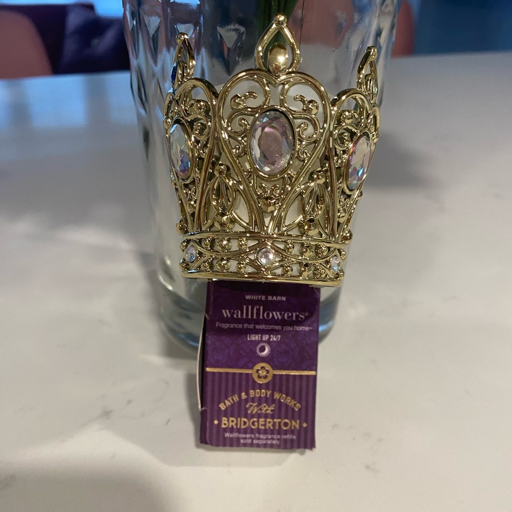 Bath and body works Gold Crown Wallflower Plug
